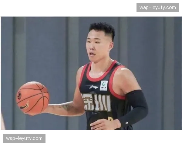 深圳马可波罗无球战术体系高效运转，贺希宁接球投篮能力最大化进攻空间